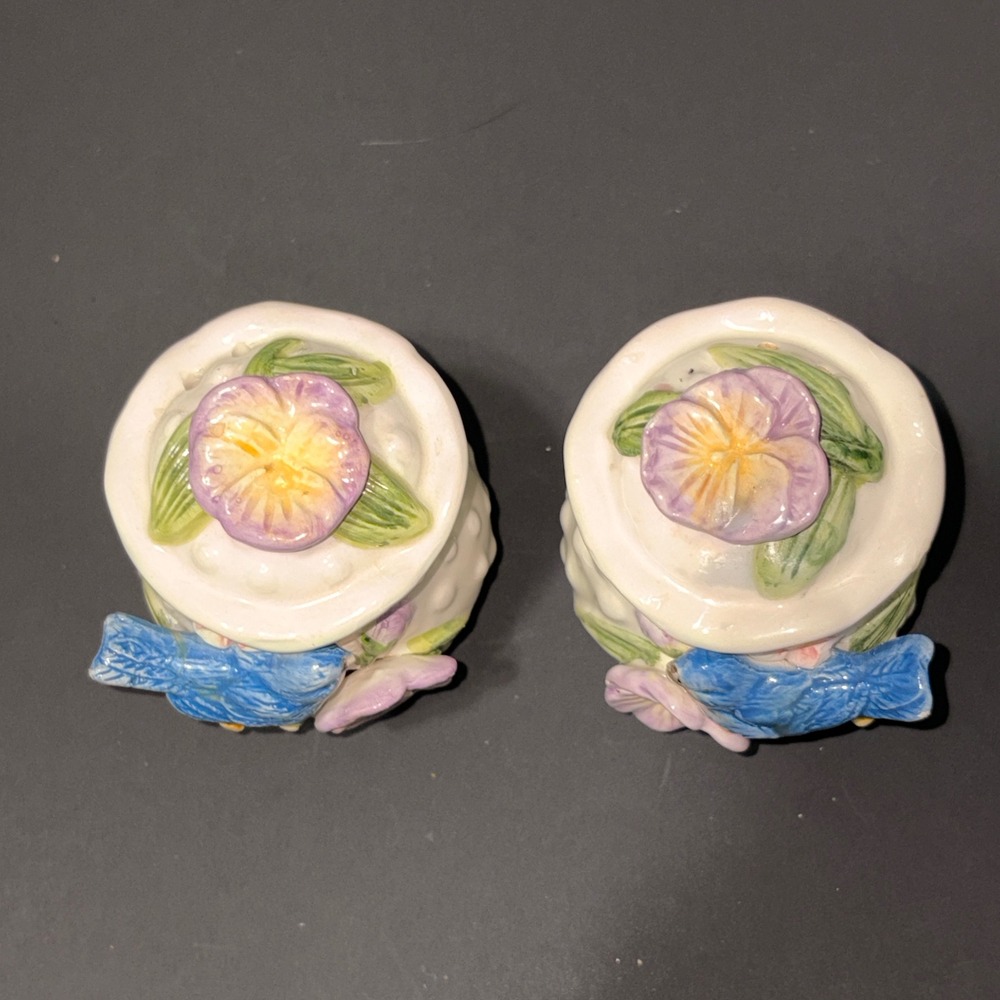 Fitz & Floyd Bluebirds Floral Ceramic Salt Pepper Shaker Set White Hobnail - Picture 4 of 16